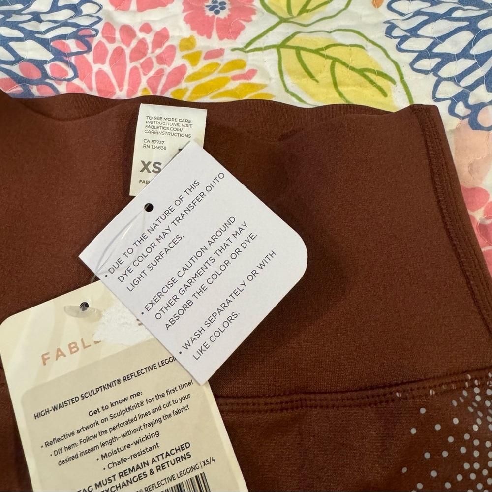 NWT xs fabletics high waisted reflective leggings - Picture 3 of 5